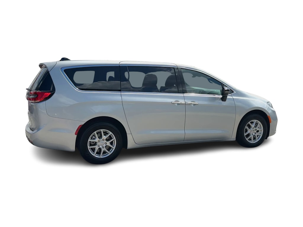 Thumbnail: 2026 Chrysler Pacifica - 21