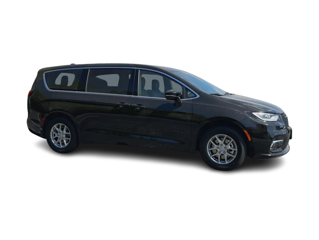 Thumbnail: 2026 Chrysler Pacifica - 24