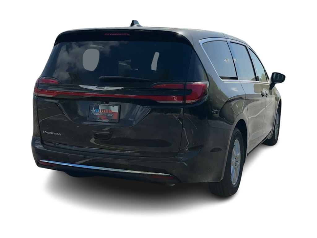 Thumbnail: 2026 Chrysler Pacifica - 22