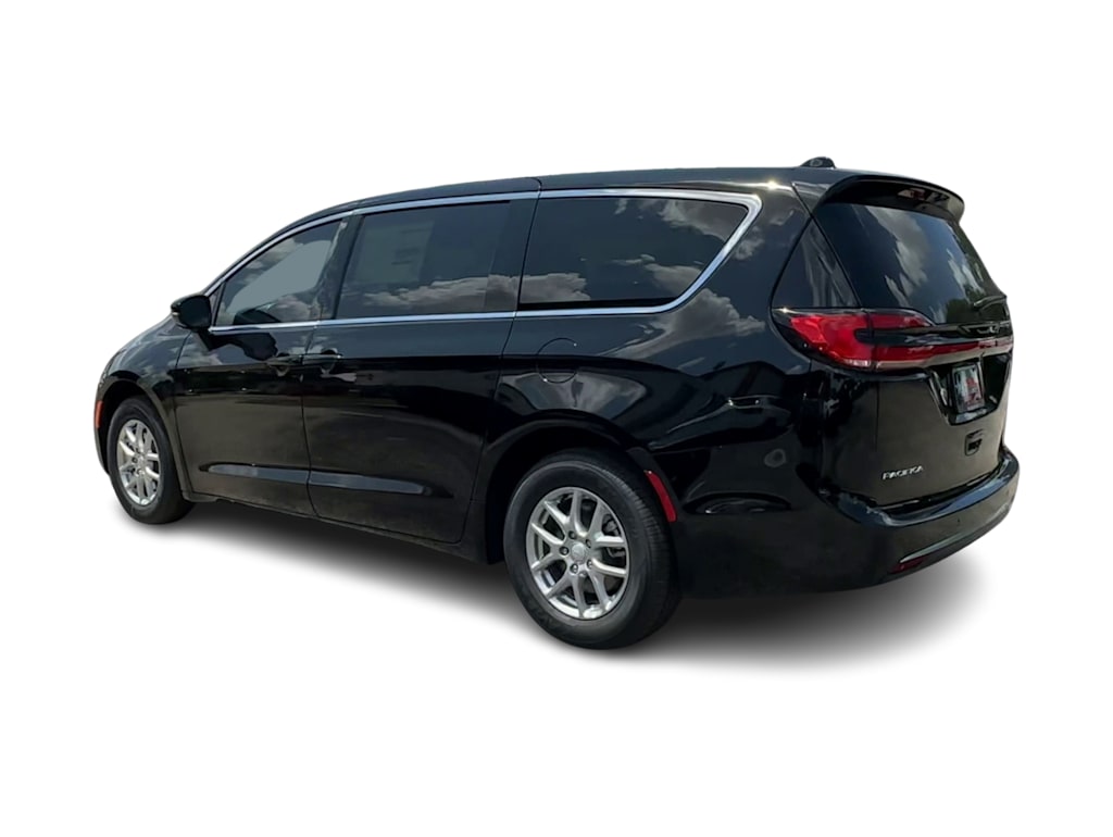 Thumbnail: 2027 Chrysler Pacifica - 4