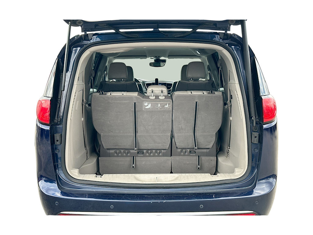 Thumbnail: 2017 Chrysler Pacifica - 15