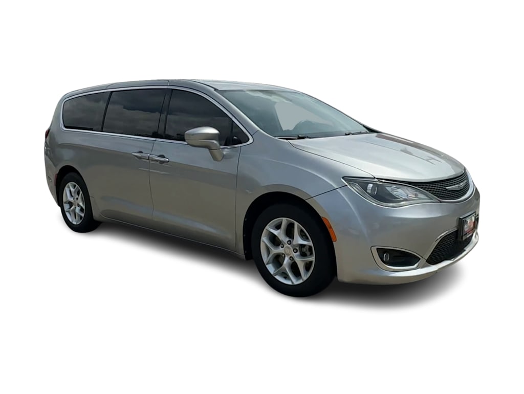 Thumbnail: 2018 Chrysler Pacifica - 18