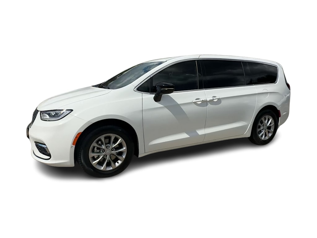 Thumbnail: 2026 Chrysler Pacifica - 3