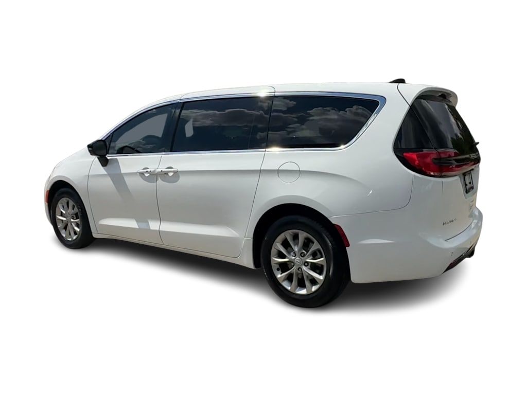 Thumbnail: 2026 Chrysler Pacifica - 4