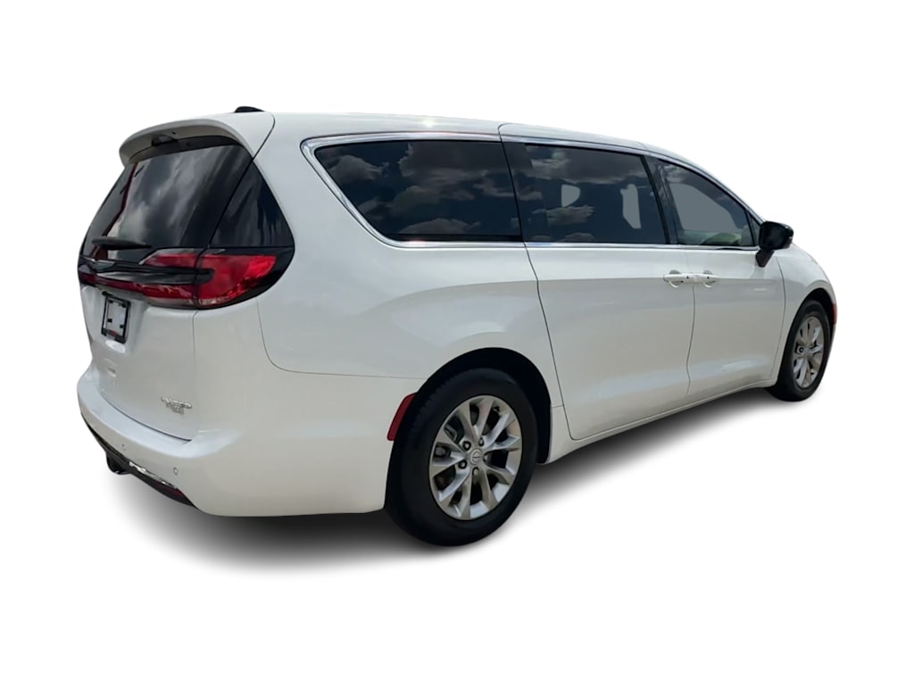Thumbnail: 2026 Chrysler Pacifica - 21