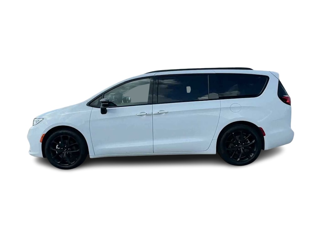 Thumbnail: 2025 Chrysler Pacifica - 3
