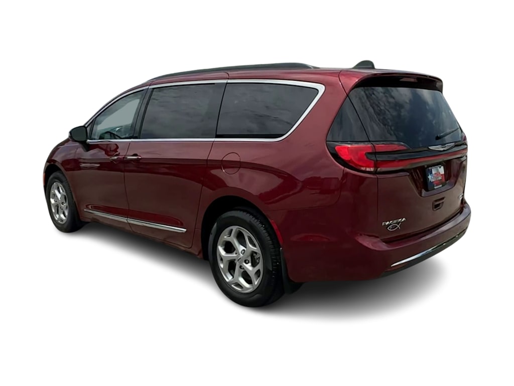 Thumbnail: 2023 Chrysler Pacifica - 4