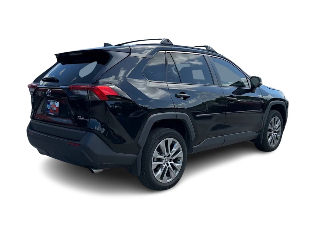Thumbnail: 2023 Toyota RAV4 - 21