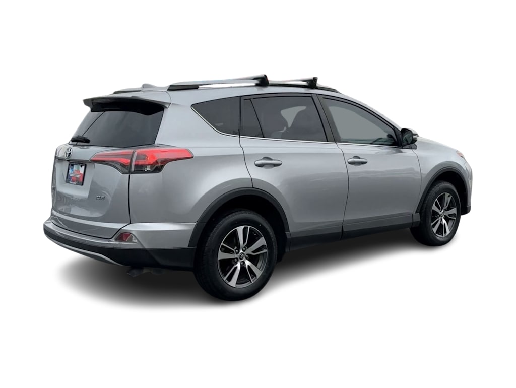 Thumbnail: 2018 Toyota RAV4 - 22