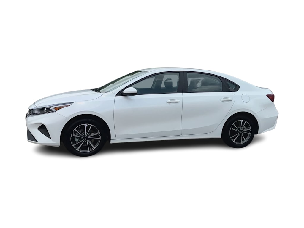 Thumbnail: 2024 Kia Forte - 3