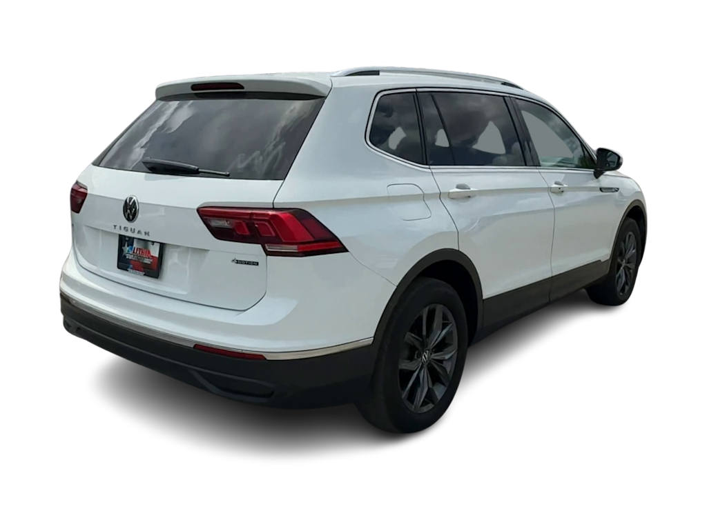 Thumbnail: 2022 Volkswagen Tiguan - 22