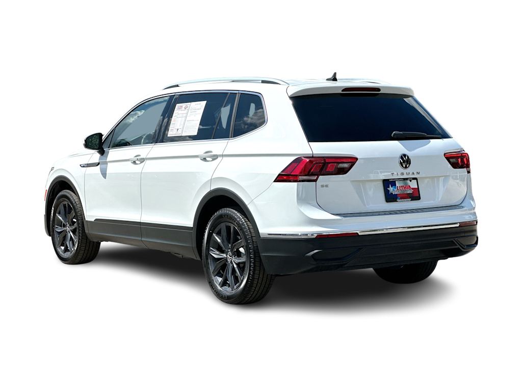 Thumbnail: 2022 Volkswagen Tiguan - 4