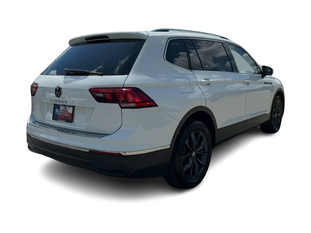 Thumbnail: 2022 Volkswagen Tiguan - 21