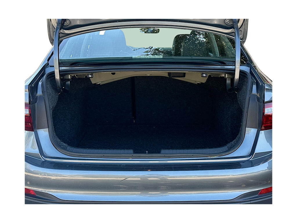 Thumbnail: 2024 Volkswagen Jetta - 16