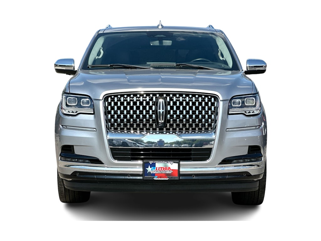 Thumbnail: 2022 Lincoln Navigator - 22
