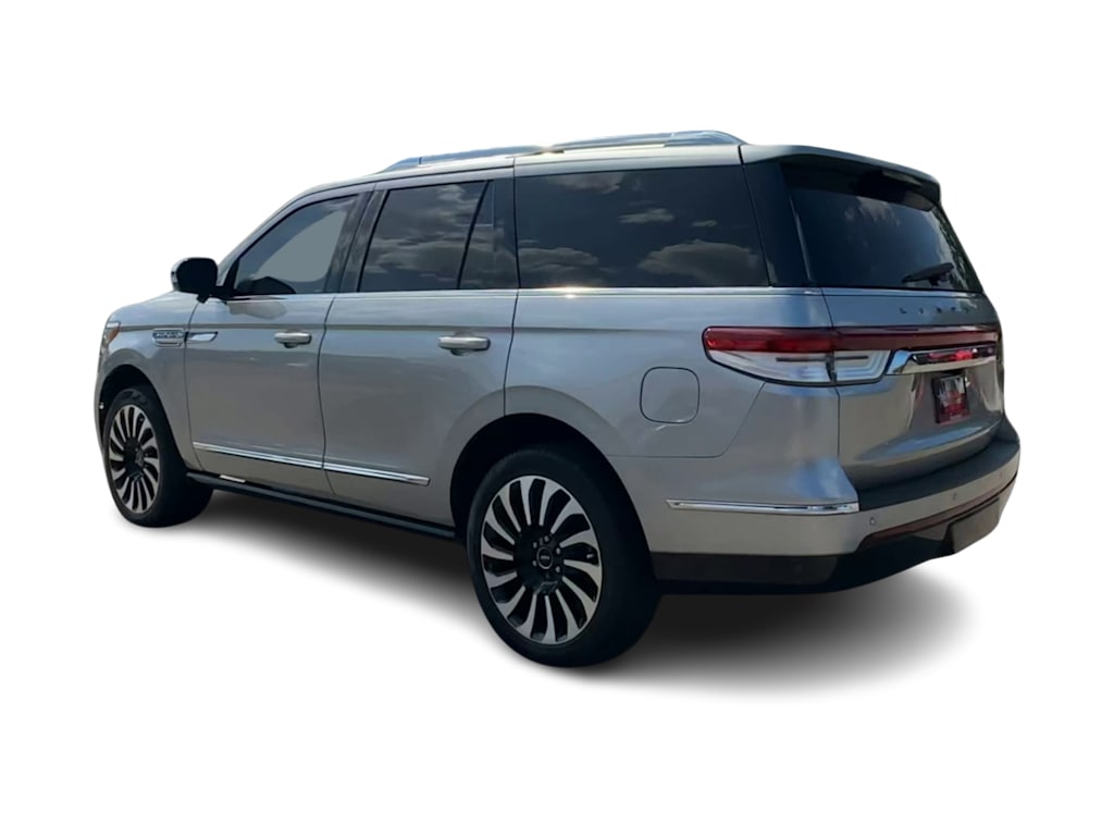 Thumbnail: 2022 Lincoln Navigator - 4