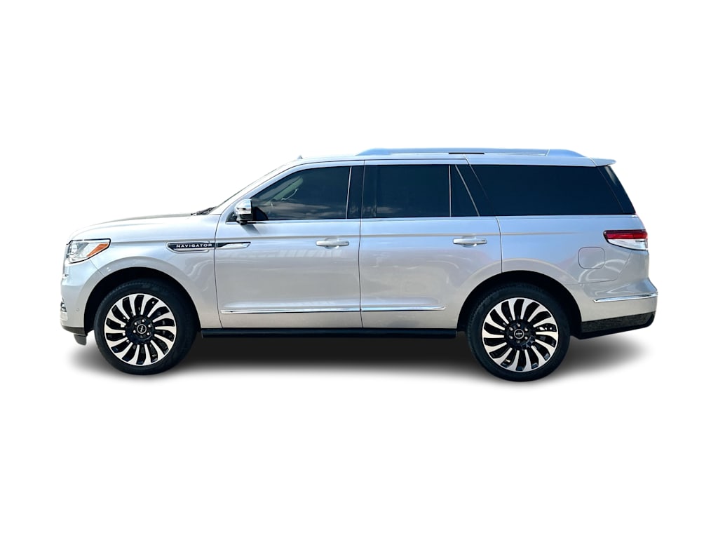 Thumbnail: 2022 Lincoln Navigator - 23