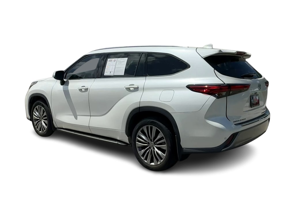 Thumbnail: 2020 Toyota Highlander - 4