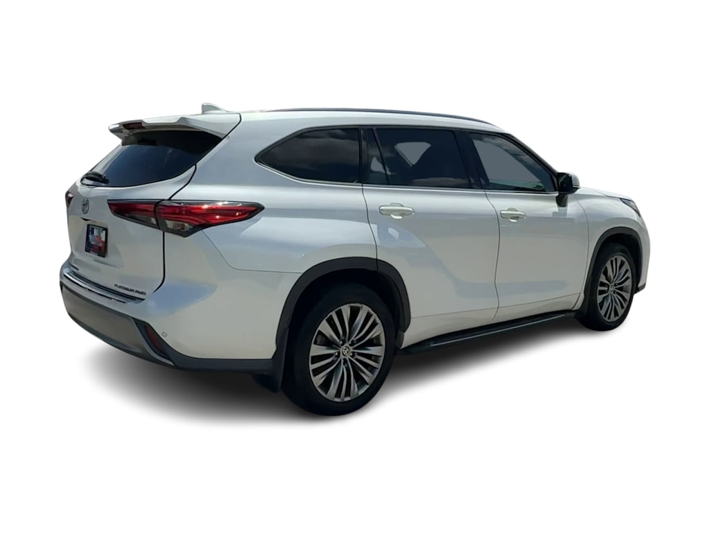 Thumbnail: 2020 Toyota Highlander - 20
