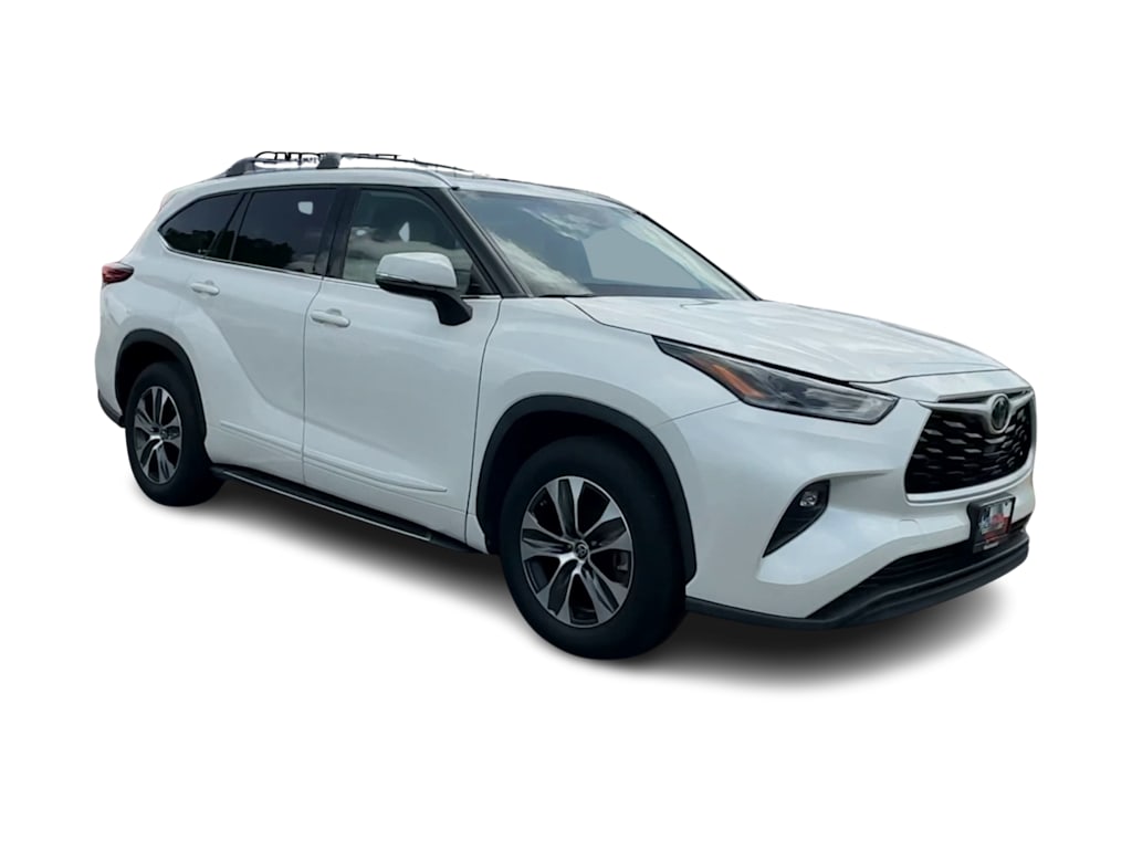 Thumbnail: 2021 Toyota Highlander - 17