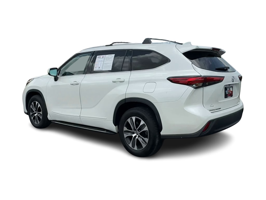 Thumbnail: 2021 Toyota Highlander - 4