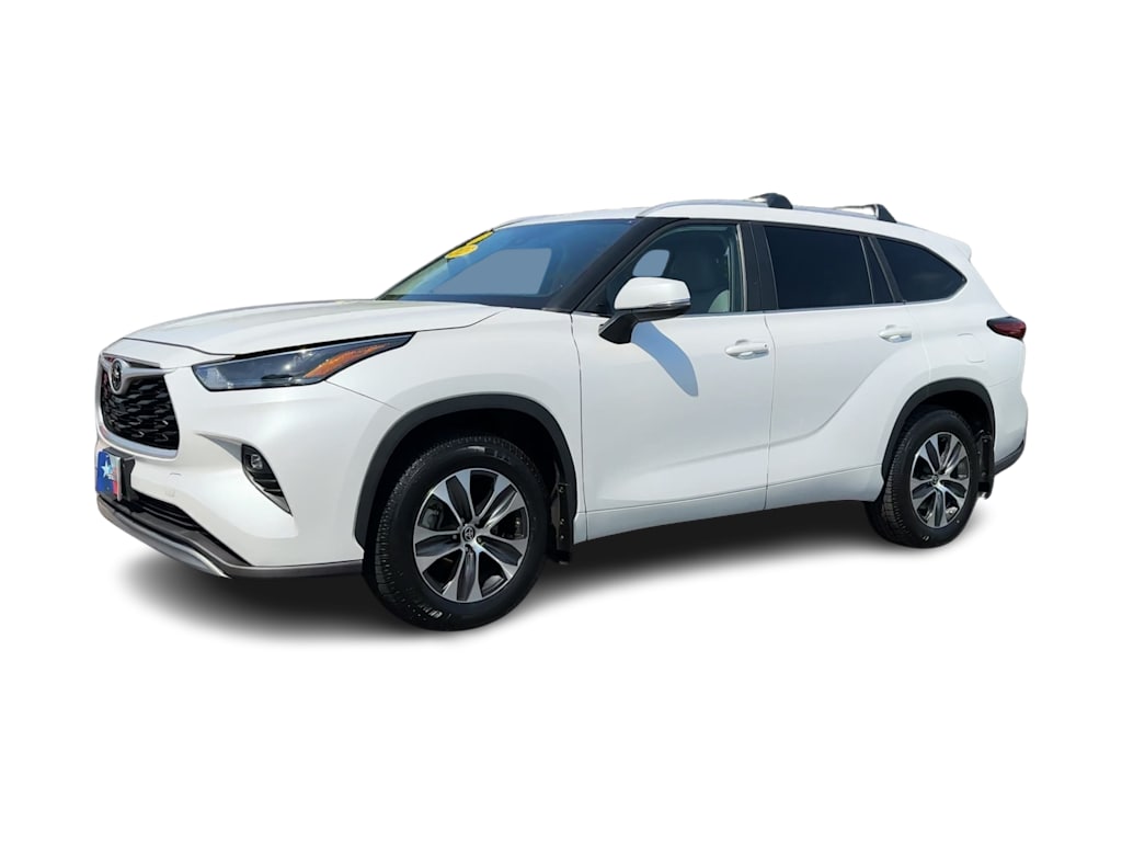 Thumbnail: 2023 Toyota Highlander - 3
