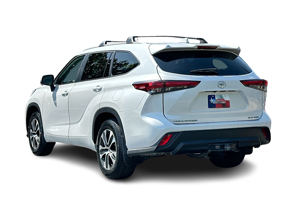 Thumbnail: 2023 Toyota Highlander - 25