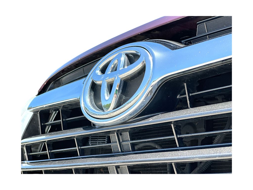 Thumbnail: 2016 Toyota Highlander - 26