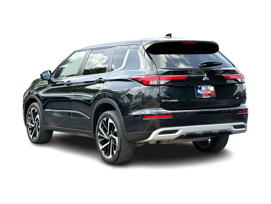 Thumbnail: 2024 Mitsubishi Outlander - 25
