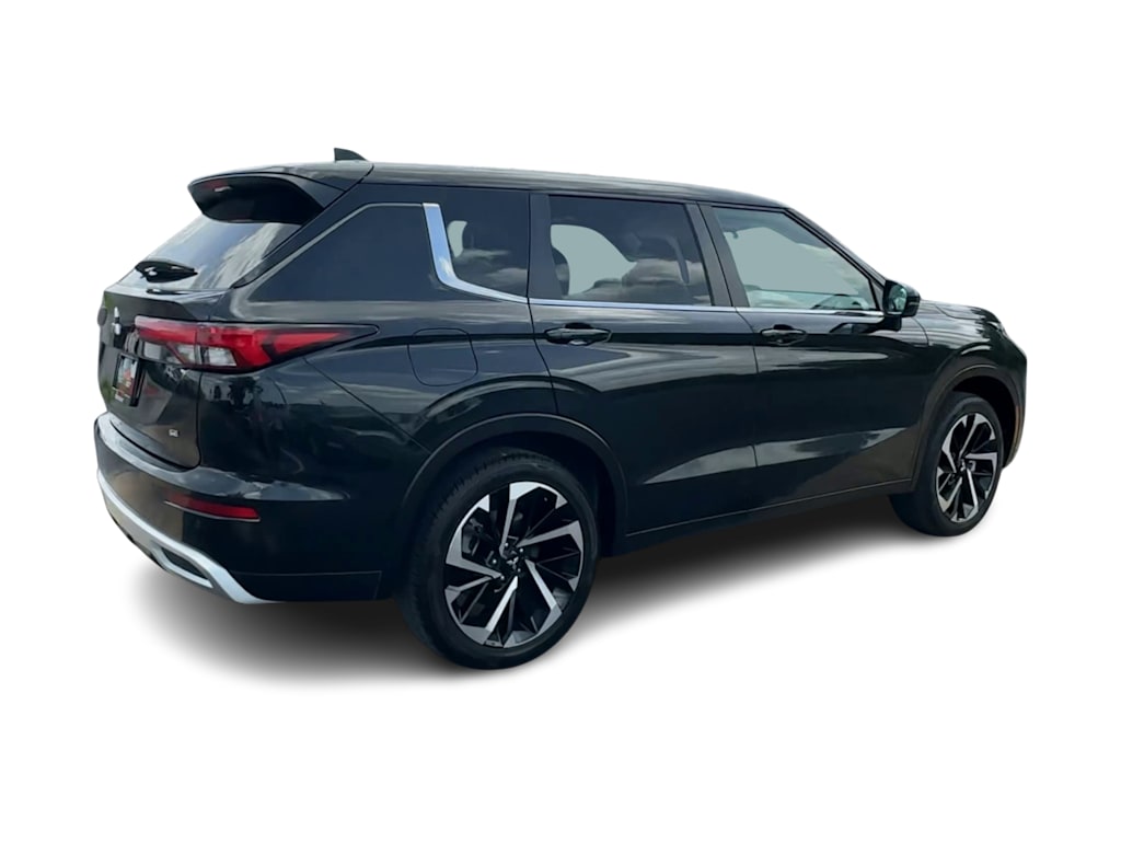 Thumbnail: 2024 Mitsubishi Outlander - 21
