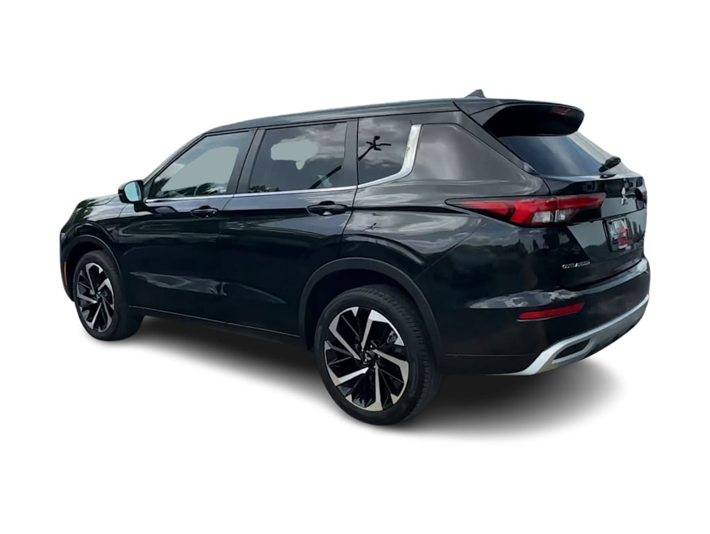 Thumbnail: 2024 Mitsubishi Outlander - 4