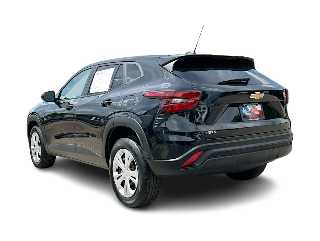 Thumbnail: 2024 Chevrolet Trax - 25
