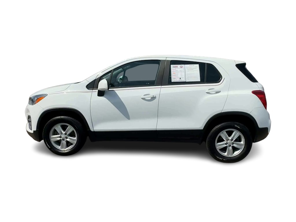 Thumbnail: 2017 Chevrolet Trax - 3