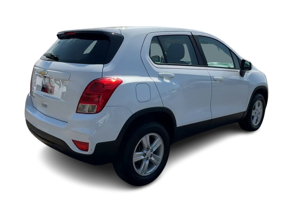 Thumbnail: 2017 Chevrolet Trax - 21
