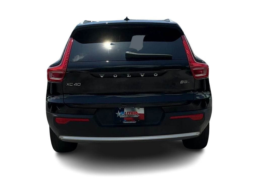 Thumbnail: 2023 Volvo XC40 - 5