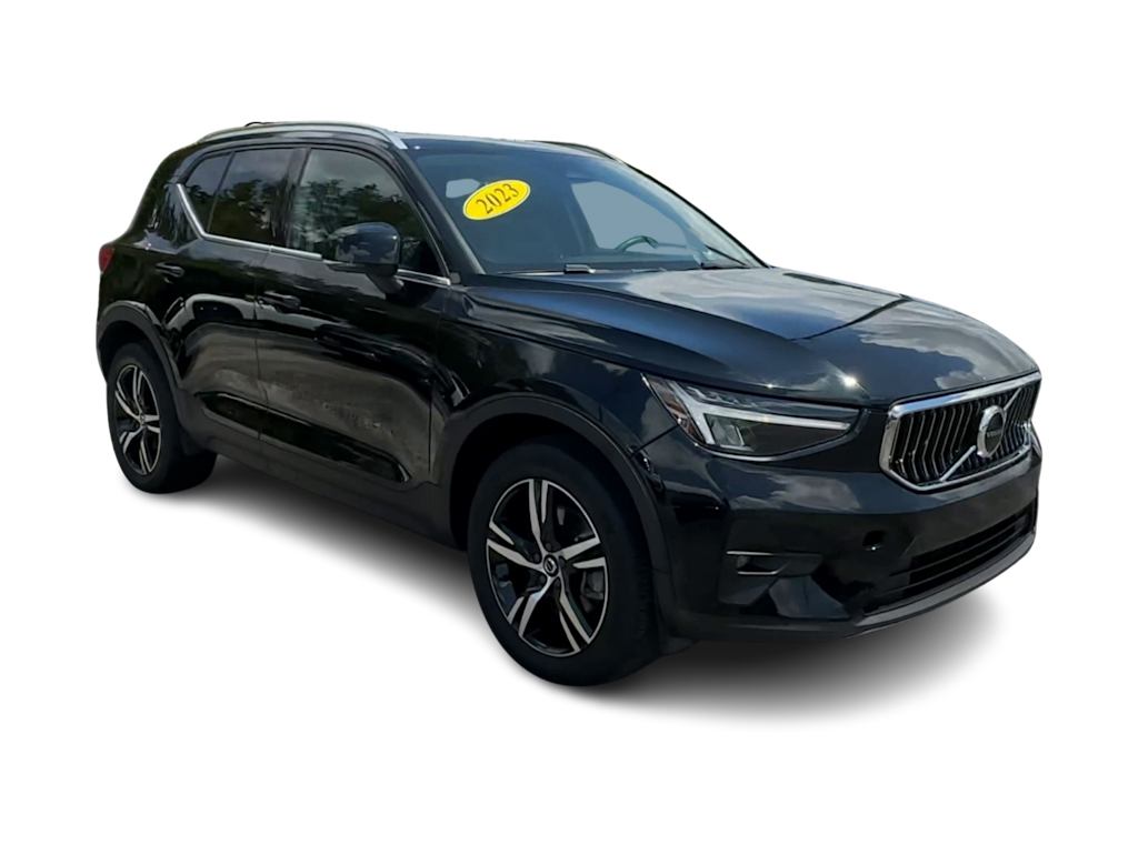 Thumbnail: 2023 Volvo XC40 - 19