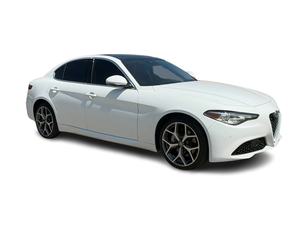 Thumbnail: 2019 Alfa Romeo Giulia - 18