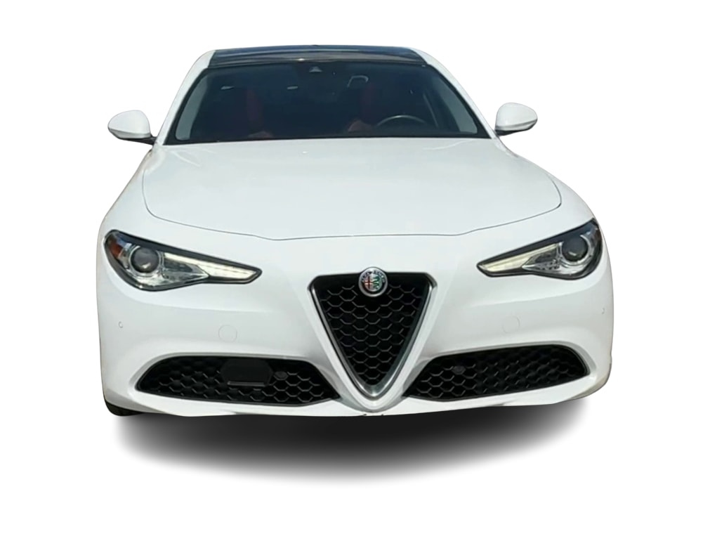 Thumbnail: 2019 Alfa Romeo Giulia - 6