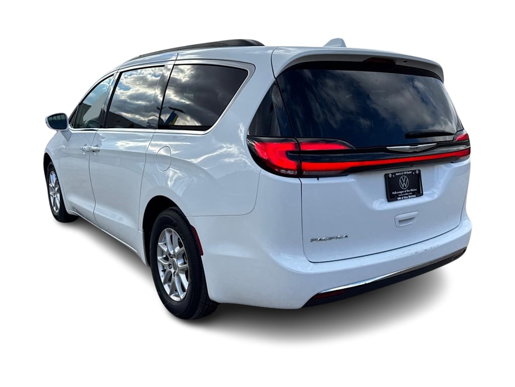 2022 Chrysler Pacifica Touring L 4