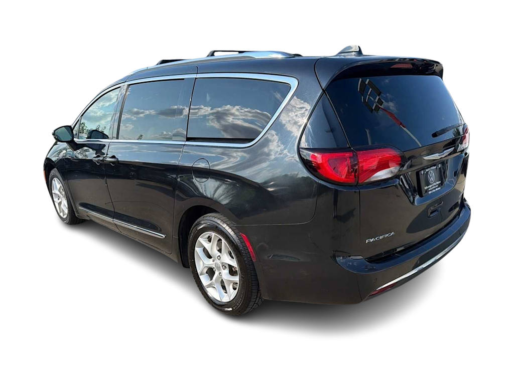 Thumbnail: 2020 Chrysler Pacifica - 4