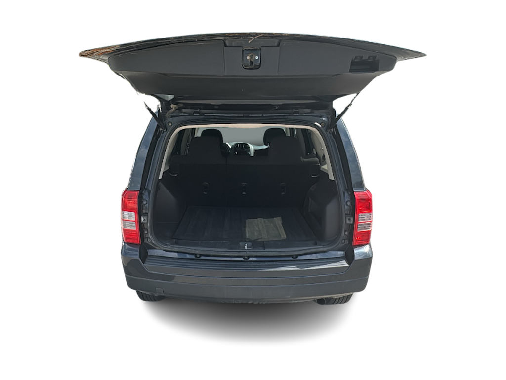 Thumbnail: 2014 Jeep Patriot - 8