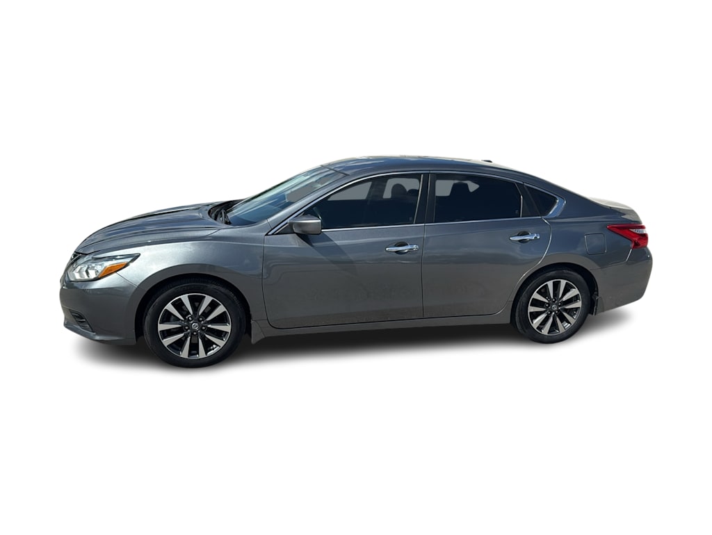 Thumbnail: 2017 Nissan Altima - 3