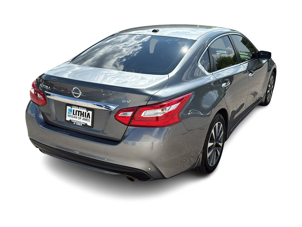 Thumbnail: 2017 Nissan Altima - 13