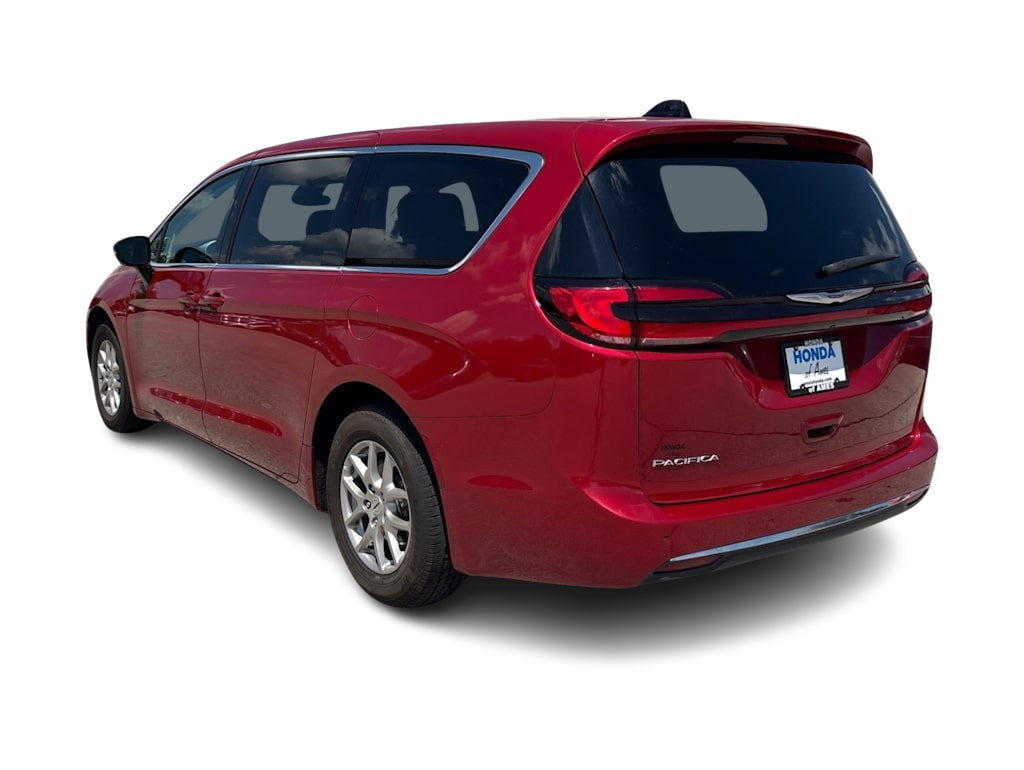Thumbnail: 2024 Chrysler Pacifica - 3