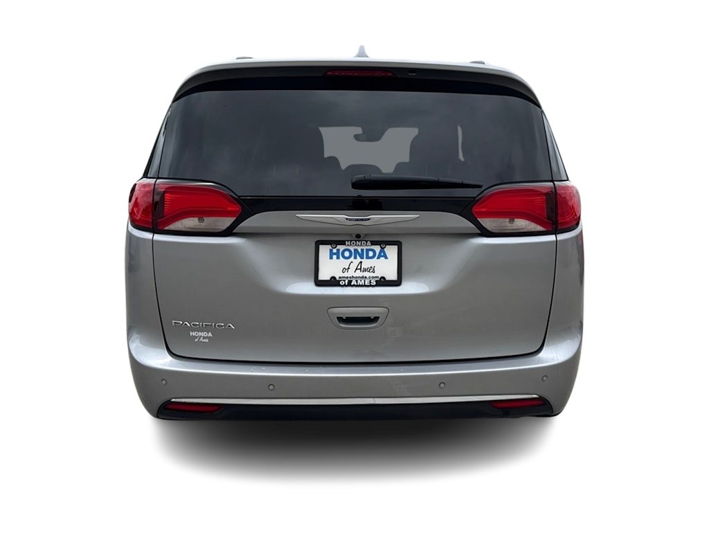 Thumbnail: 2019 Chrysler Pacifica - 3