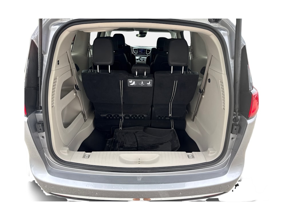 Thumbnail: 2019 Chrysler Pacifica - 11