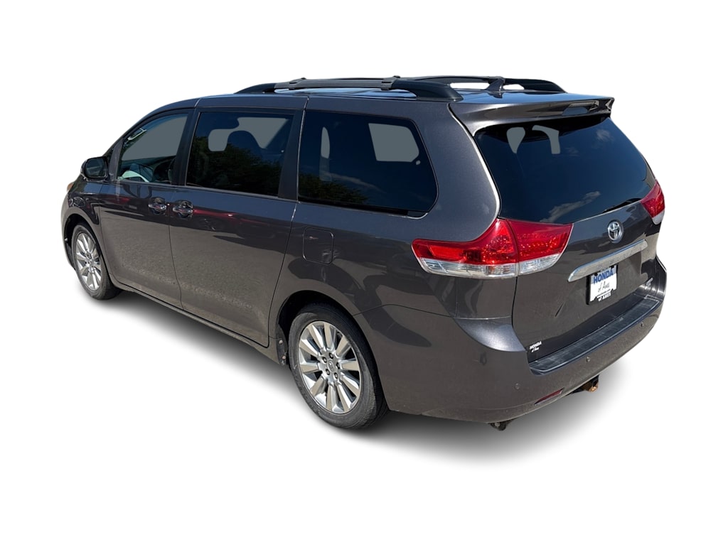 Thumbnail: 2013 Toyota Sienna - 4