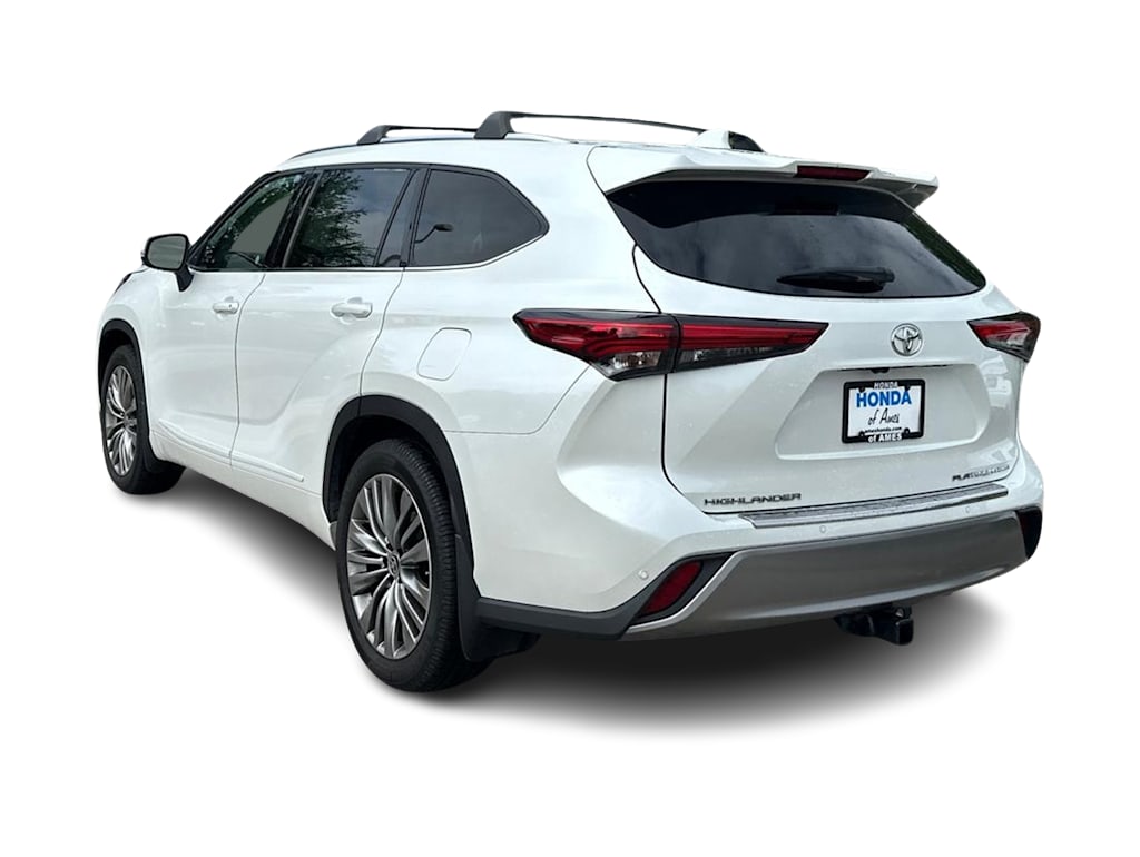 Thumbnail: 2022 Toyota Highlander - 4