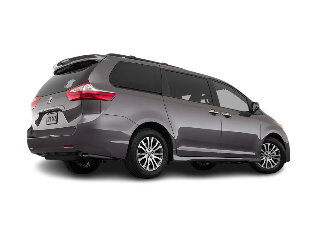 2020 Toyota Sienna XLE 18