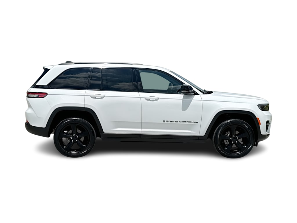 Thumbnail: 2023 Jeep Grand Cherokee - 23